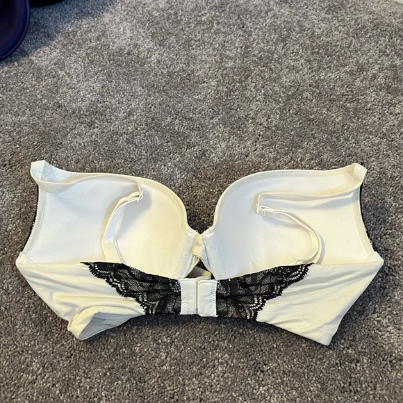 Victoria Secret Plunge Bra 32 DD - Picture 4 of 4